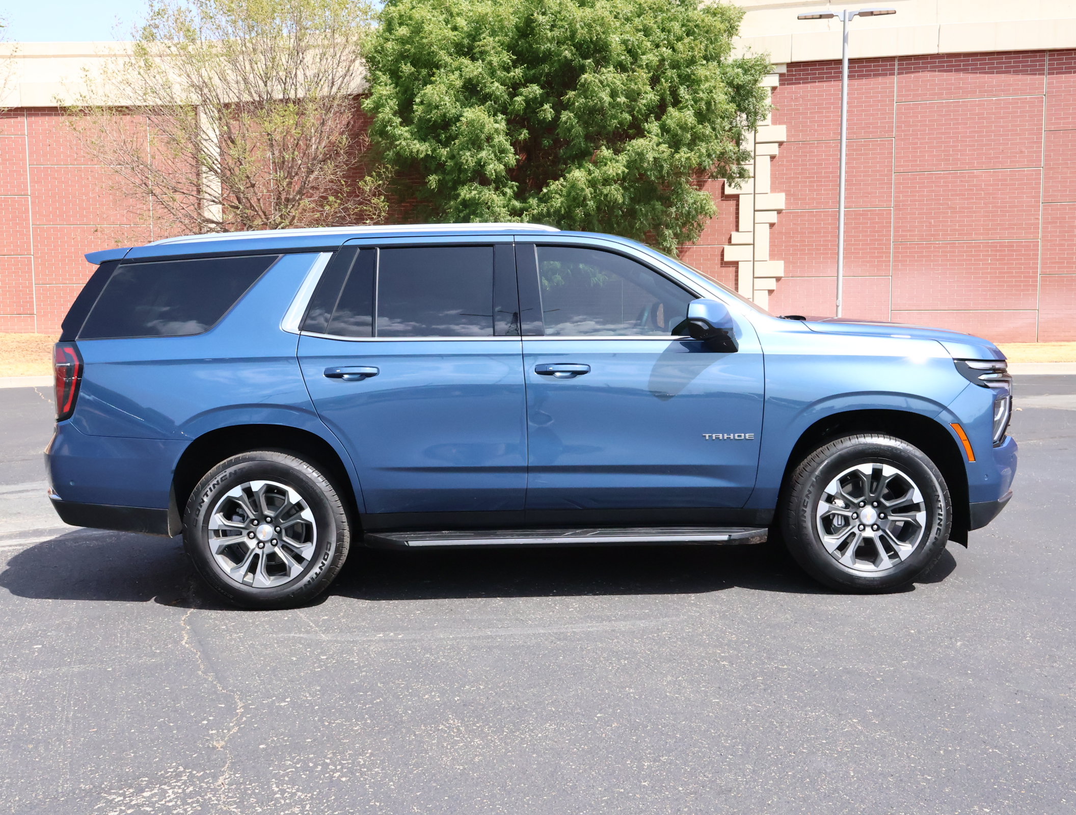 Used 2026 Chevrolet Tahoe LS AWD/4WD image 32