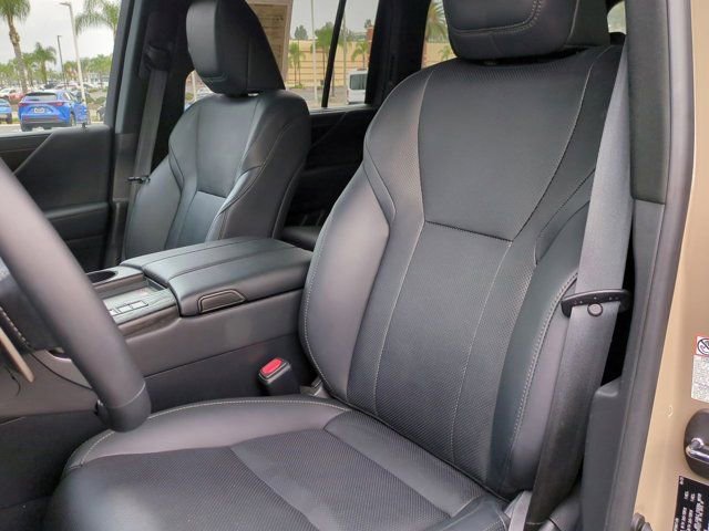 Used 2025 Lexus LX 700h Overtrail w/ Accessory Package (Z1) image 11