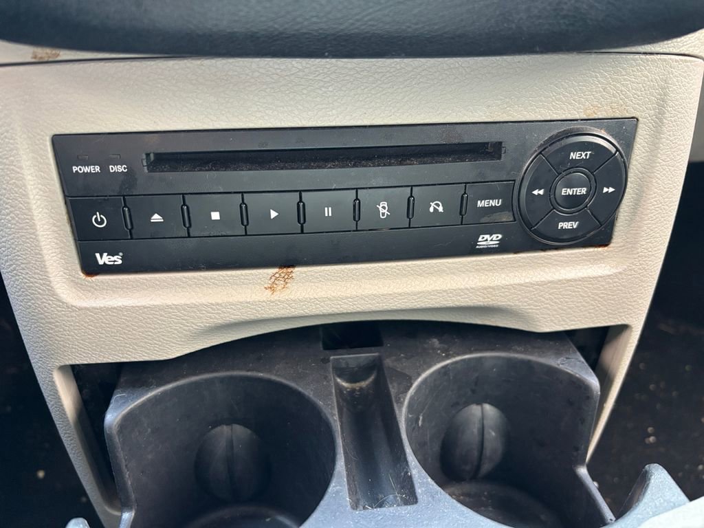 Used 2011 Chrysler Town & Country Touring-L w/ Entertainment Group #2 FWD image 11