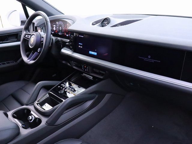 Used 2024 Porsche Cayenne S AWD/4WD image 18