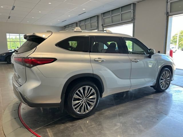 Used 2021 Toyota Highlander Platinum AWD/4WD image 8