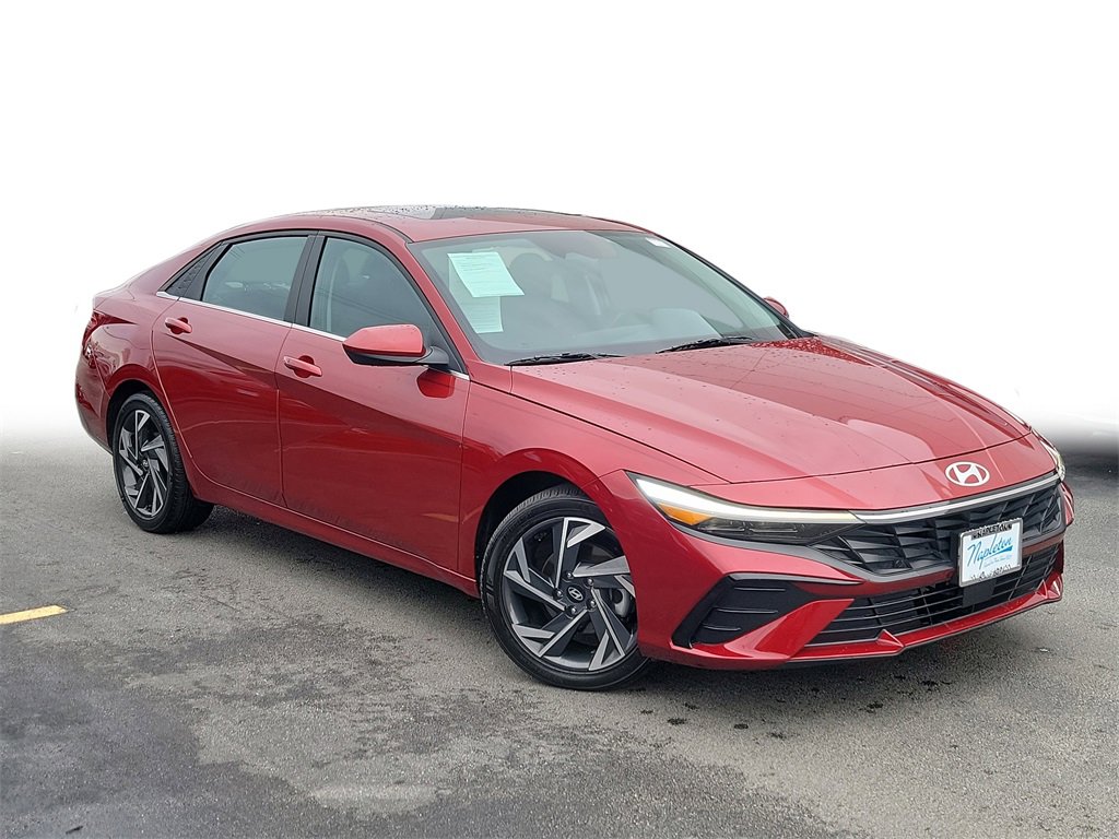 Used 2024 Hyundai Elantra SEL w/ Convenience Package