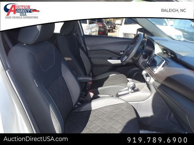 Used 2020 Nissan Kicks SV image 14