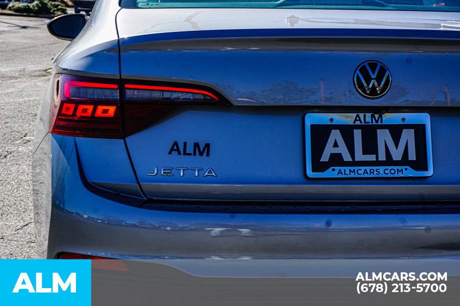 Used 2024 Volkswagen Jetta SE FWD image 13