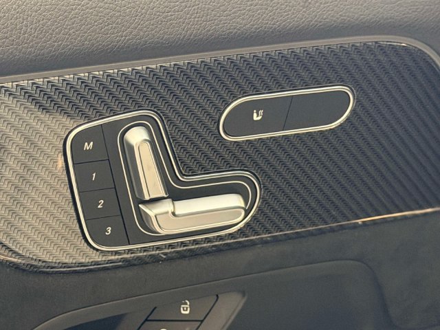 Certified 2022 Mercedes-Benz GLA 35 AMG 4MATIC image 17