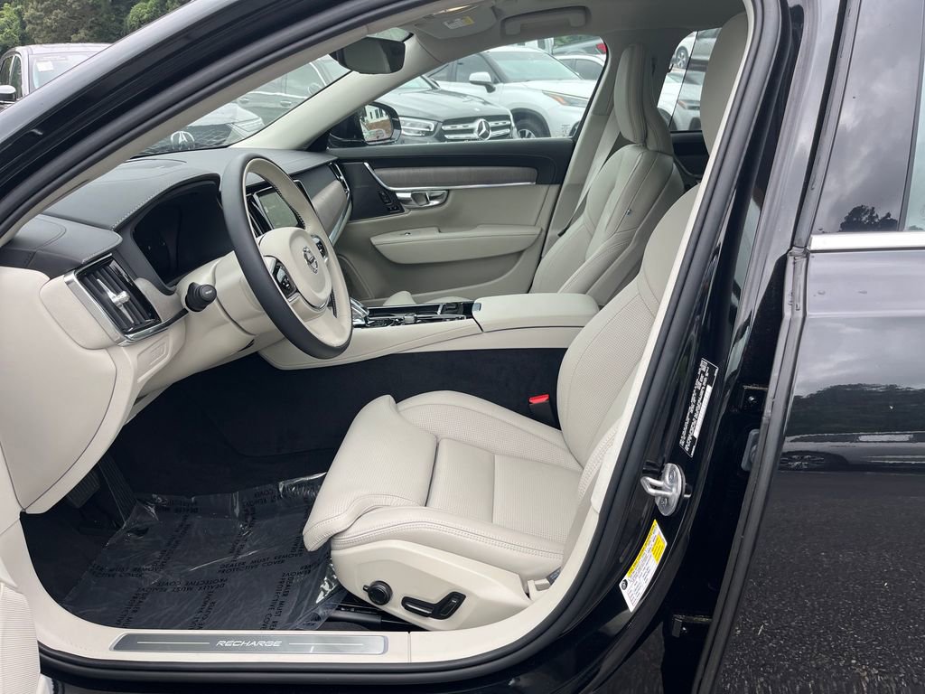 Used 2024 Volvo S90 T8 Ultimate image 11