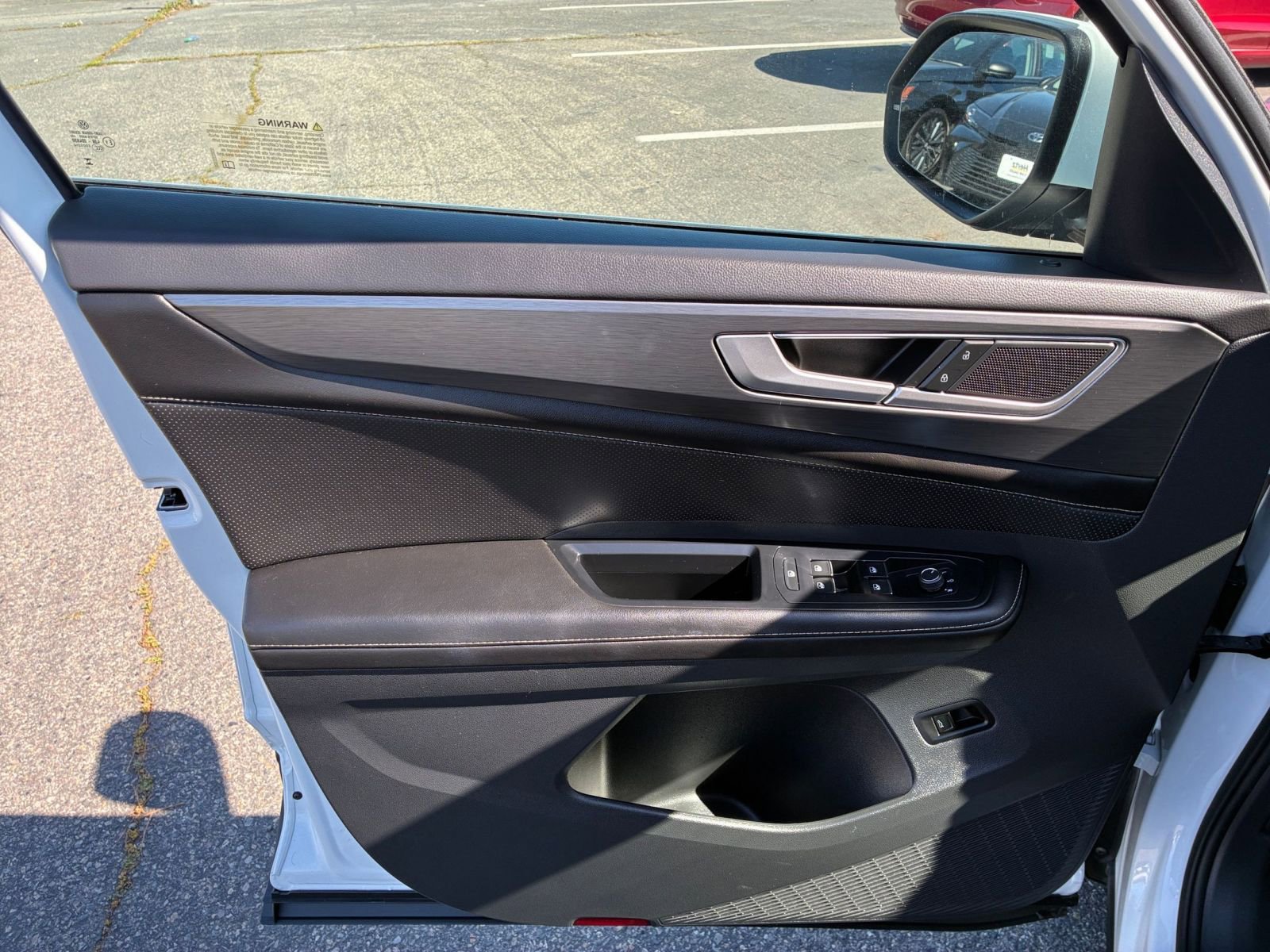 Used 2025 Volkswagen Atlas Cross Sport SE image 18