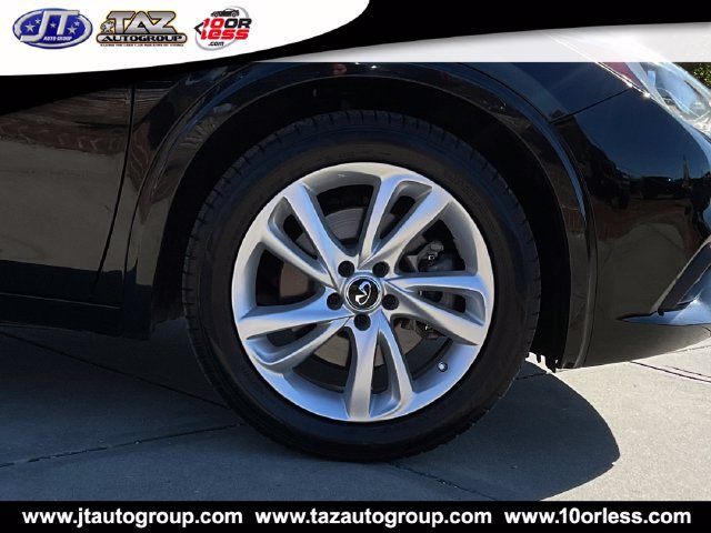 Used 2017 INFINITI QX30 FWD image 9