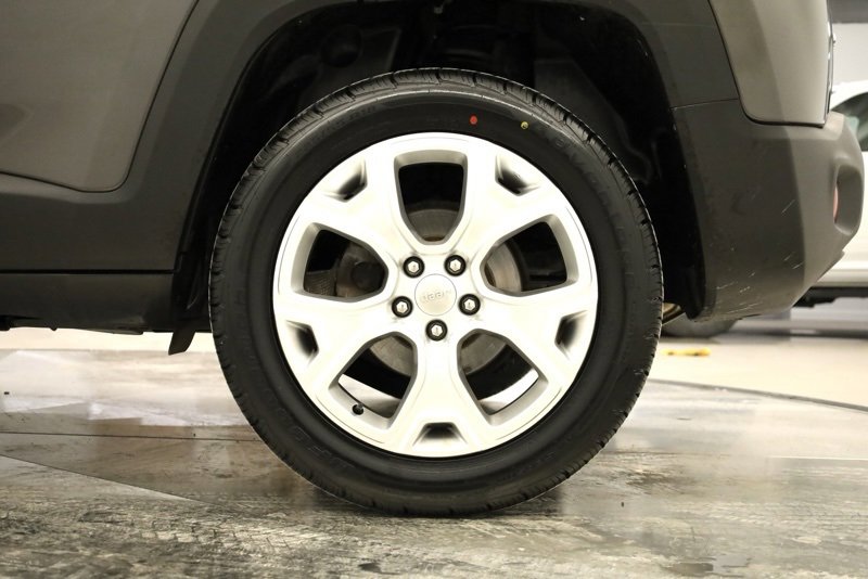 Used 2020 Jeep Renegade Limited image 38