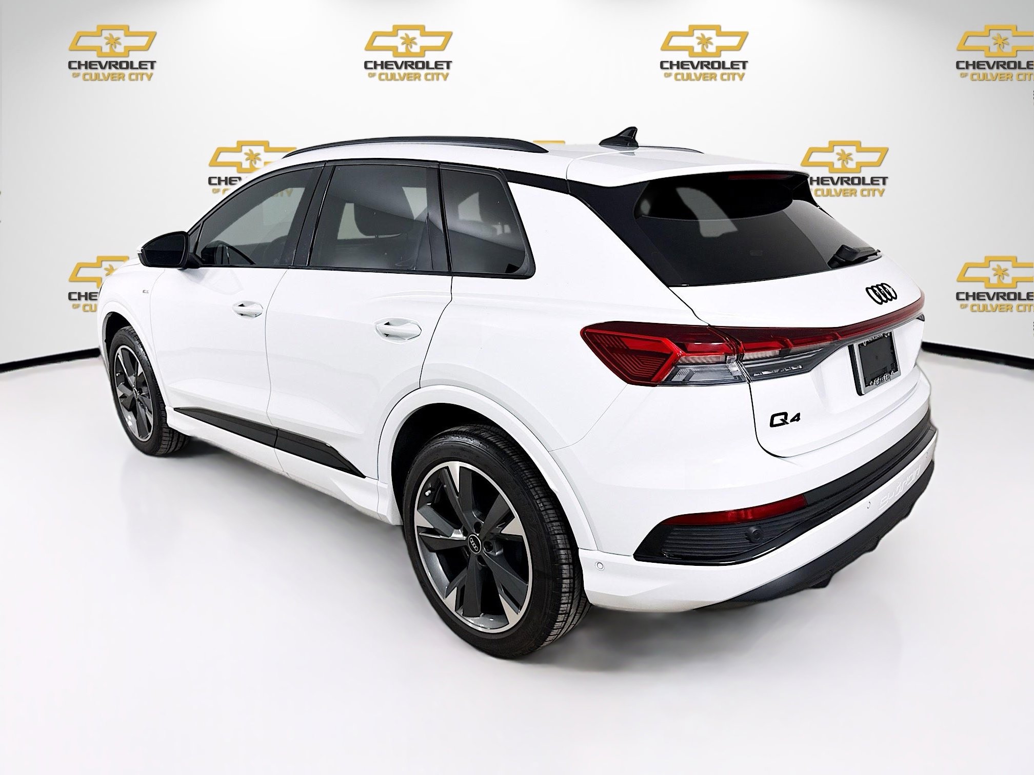 Used 2023 Audi Q4 e-tron Premium Plus w/ Premium Plus image 5