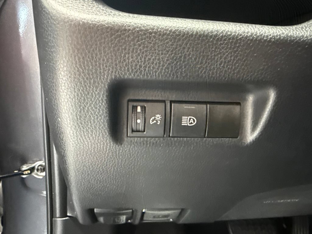 Used 2024 Toyota RAV4 XLE FWD image 15