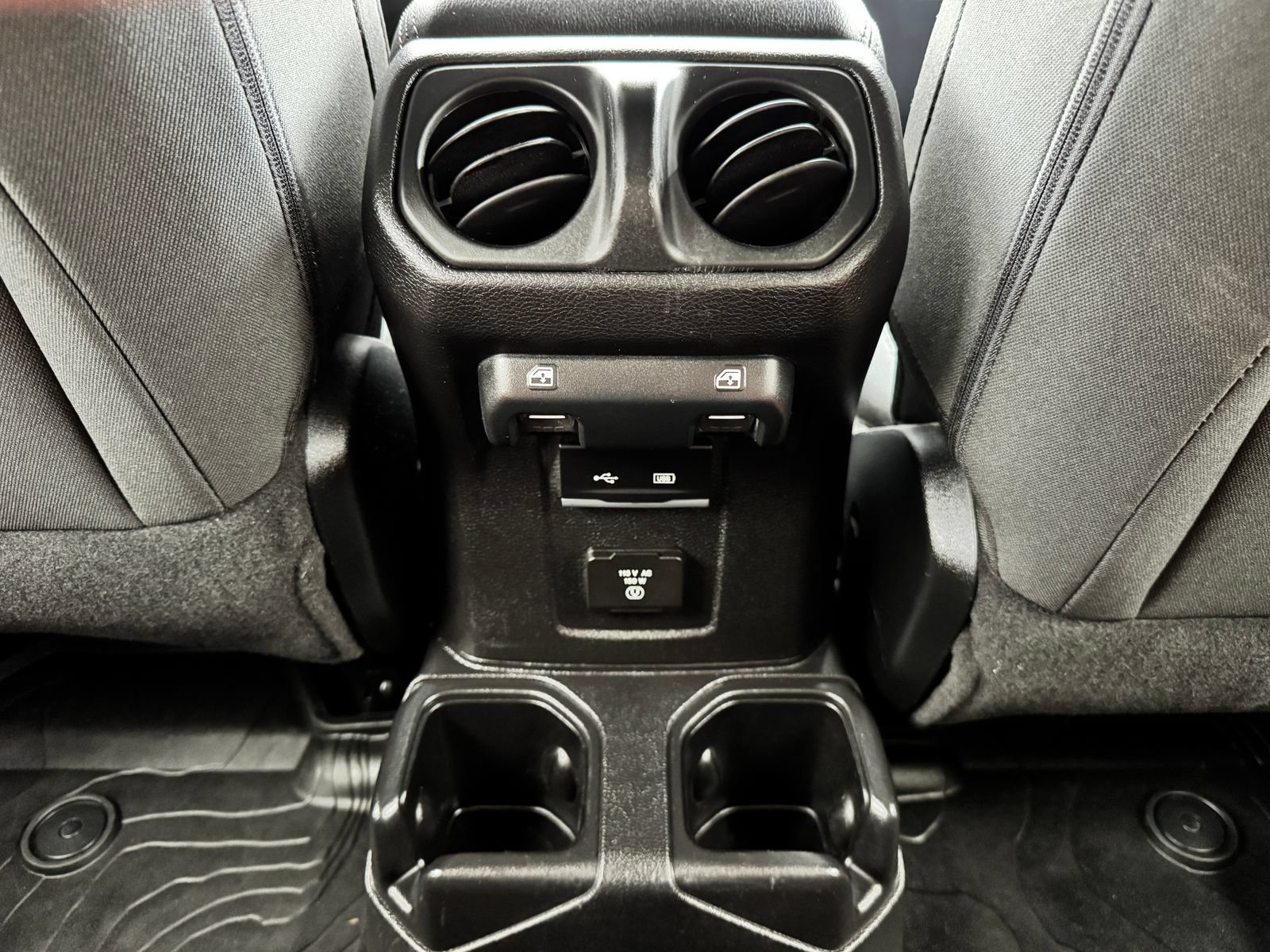 Used 2019 Jeep Wrangler Unlimited Sahara AWD/4WD image 26