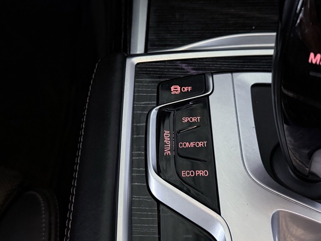 Used 2022 BMW 750i xDrive w/ Luxury Rear Seating Package image 41