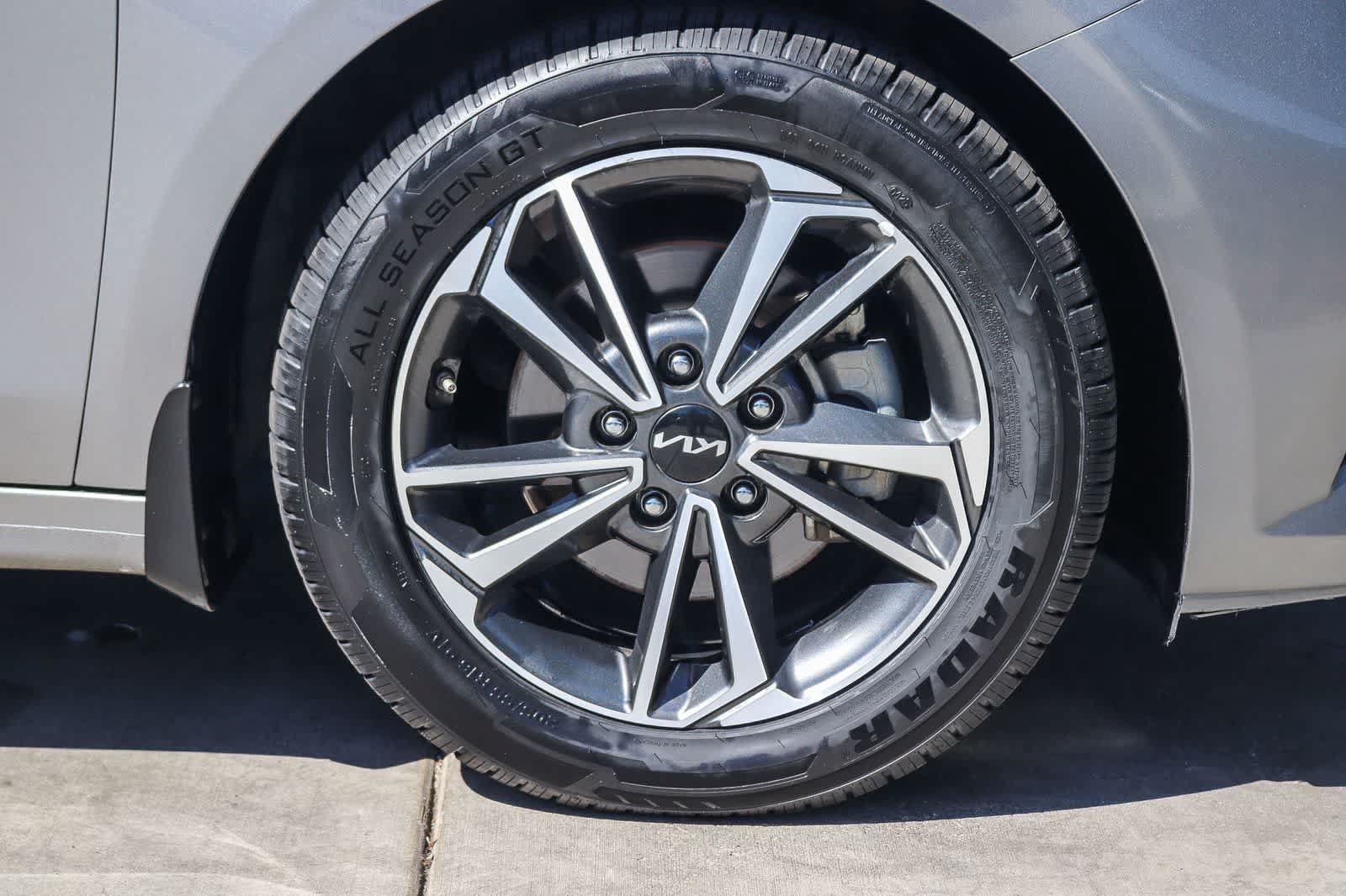 Used 2023 Kia Forte LXS FWD image 7