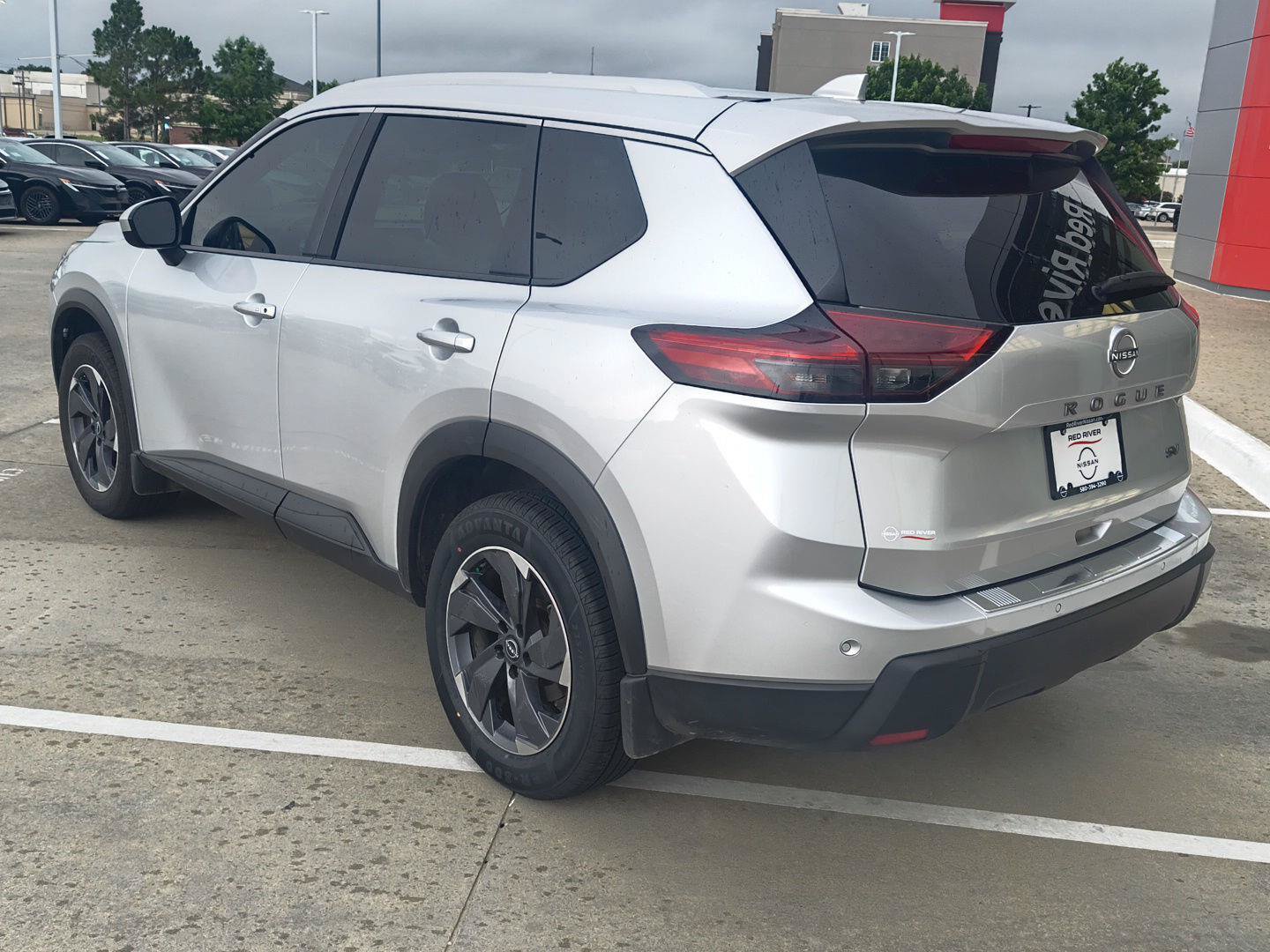 Used 2024 Nissan Rogue SV w/ SV Premium Package FWD image 19