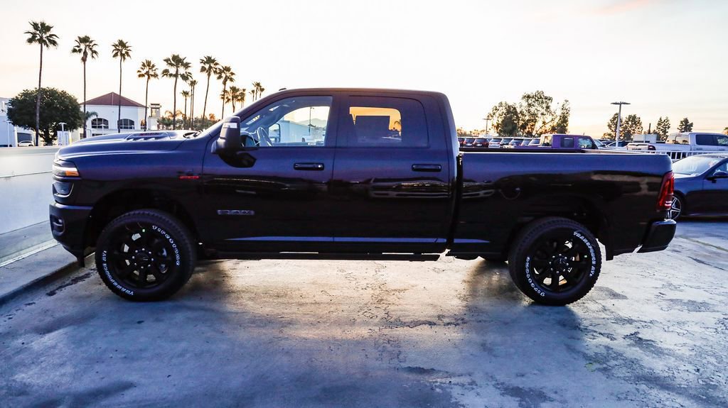 New 2026 RAM 2500 Laramie AWD/4WD image 14