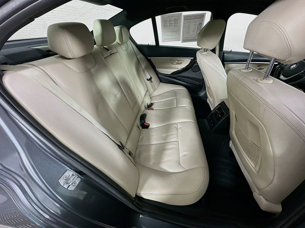Used 2017 BMW 330i xDrive Sedan image 32