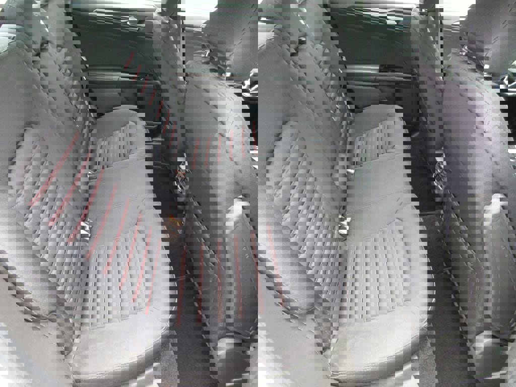 Used 2016 Ford Fusion SE w/ Equipment Group 201A image 17