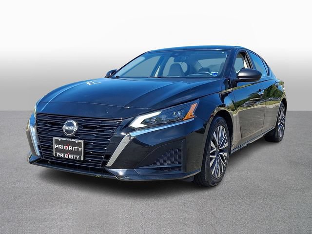 Used 2025 Nissan Altima 2.5 SV