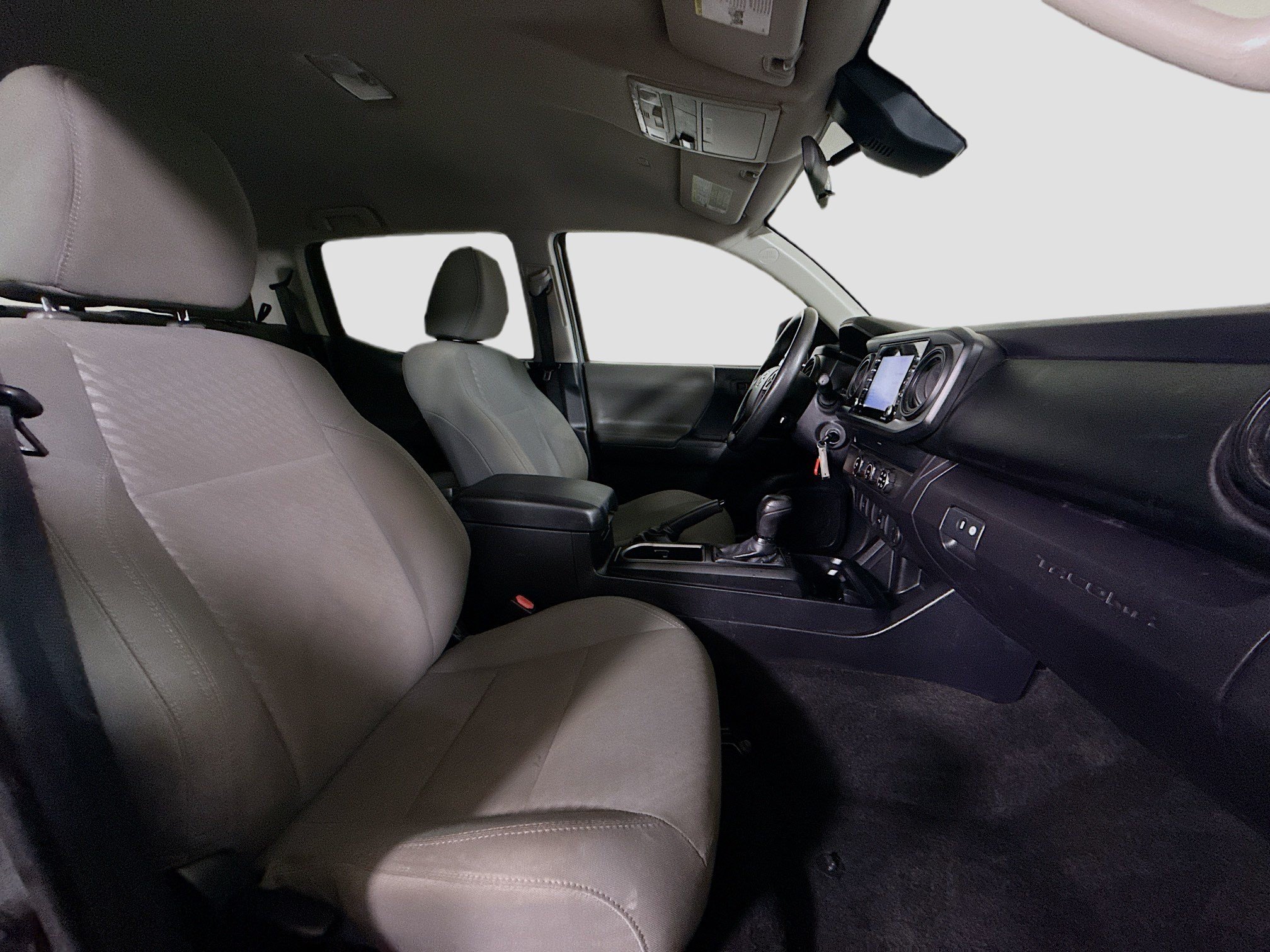Used 2020 Toyota Tacoma SR w/ SR Convenience Package RWD image 28