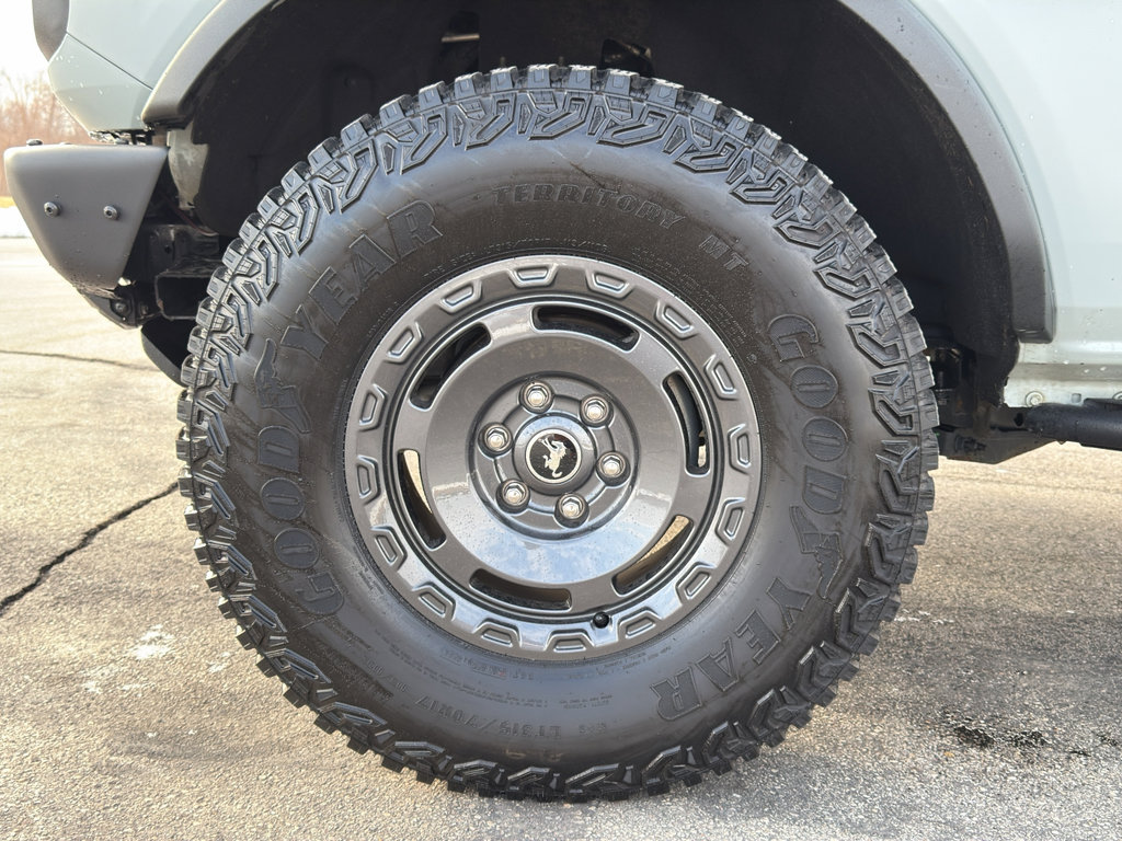 Used 2022 Ford Bronco Black Diamond w/ Sasquatch Package image 11