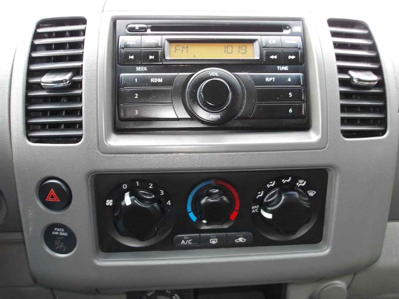 Used 2008 Nissan Frontier LE w/ Tow Hitch Pkg AWD/4WD image 17