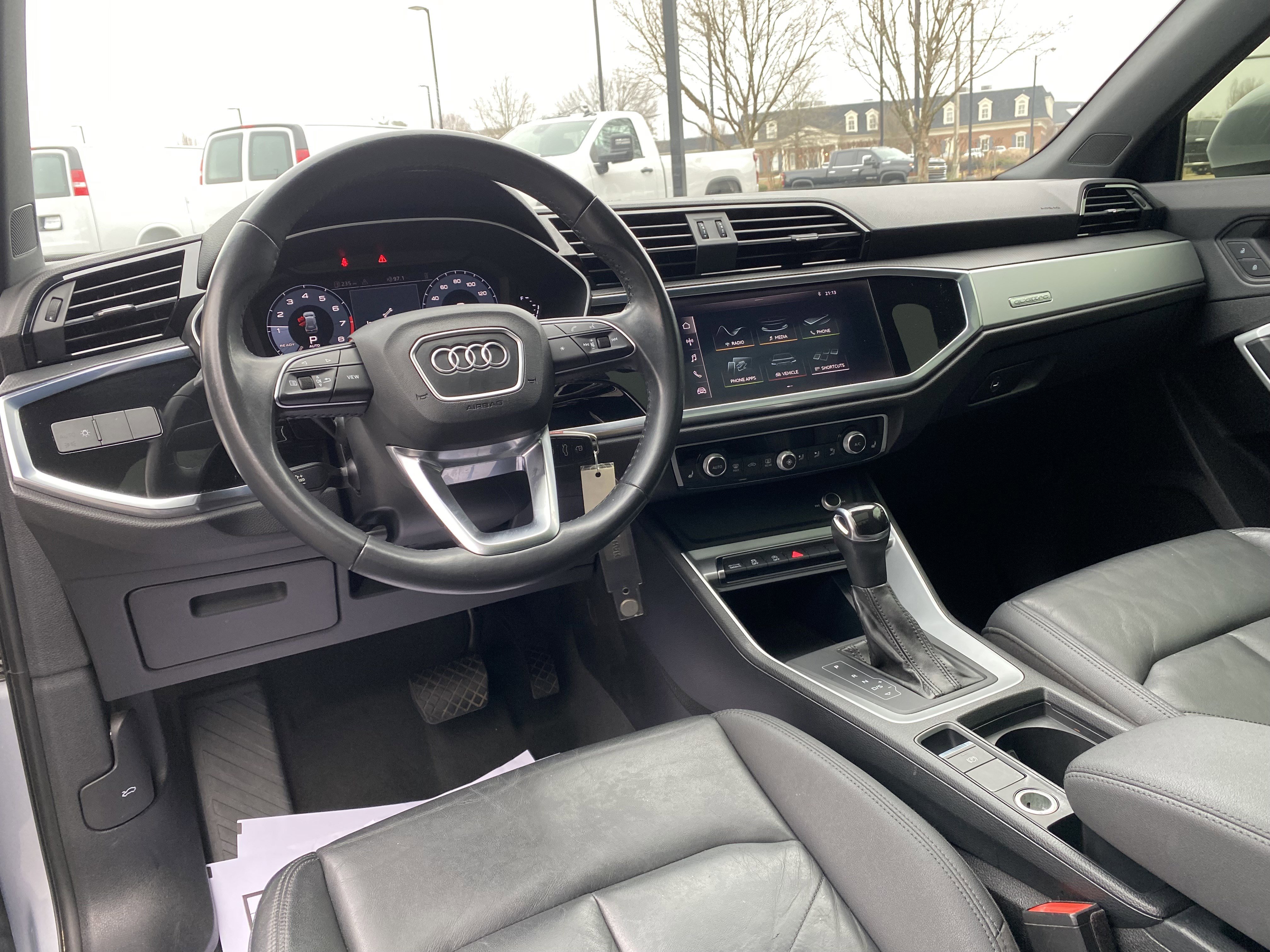 Used 2020 Audi Q3 2.0T Premium image 32