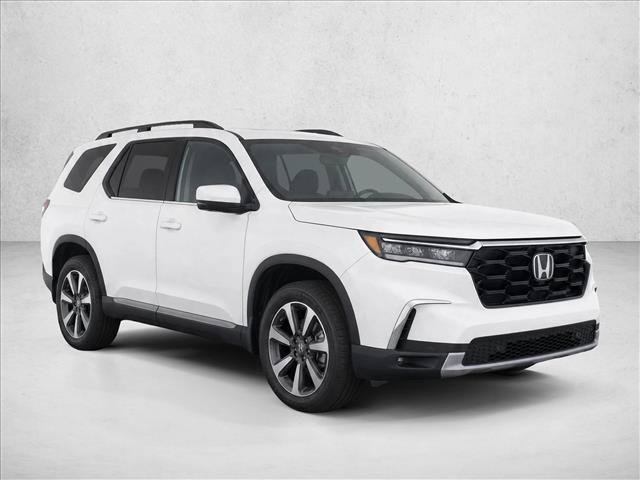 Certified 2024 Honda Pilot Touring image 3