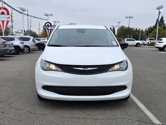 Certified 2024 Chrysler Voyager LX image 2