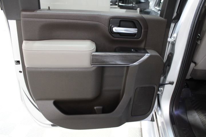 Used 2021 Chevrolet Silverado 2500 LTZ w/ LTZ Convenience Package image 18