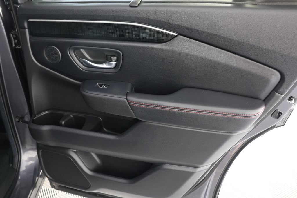 Used 2025 Honda Pilot Black Edition image 31
