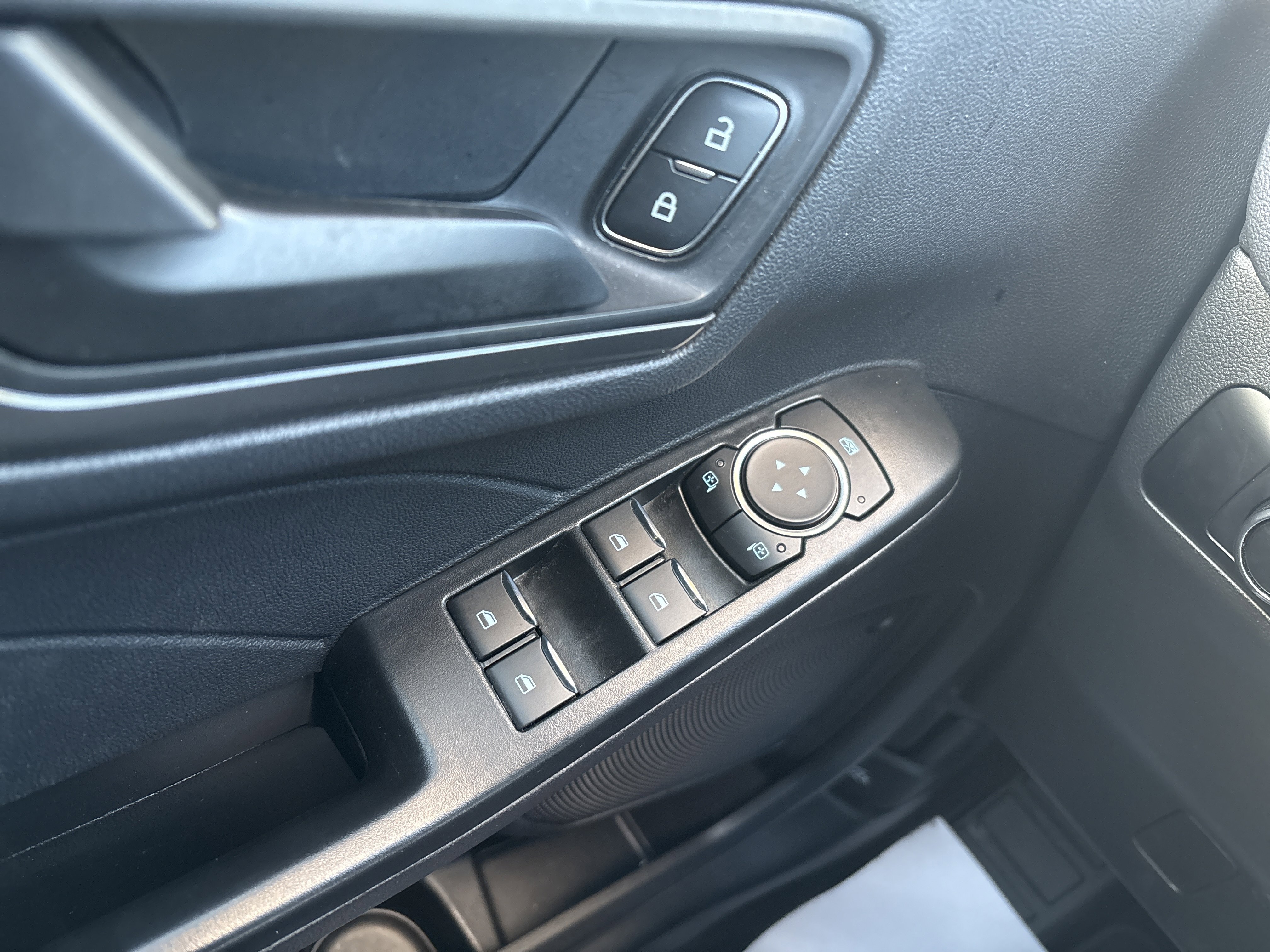 Used 2025 Ford Escape Active image 16