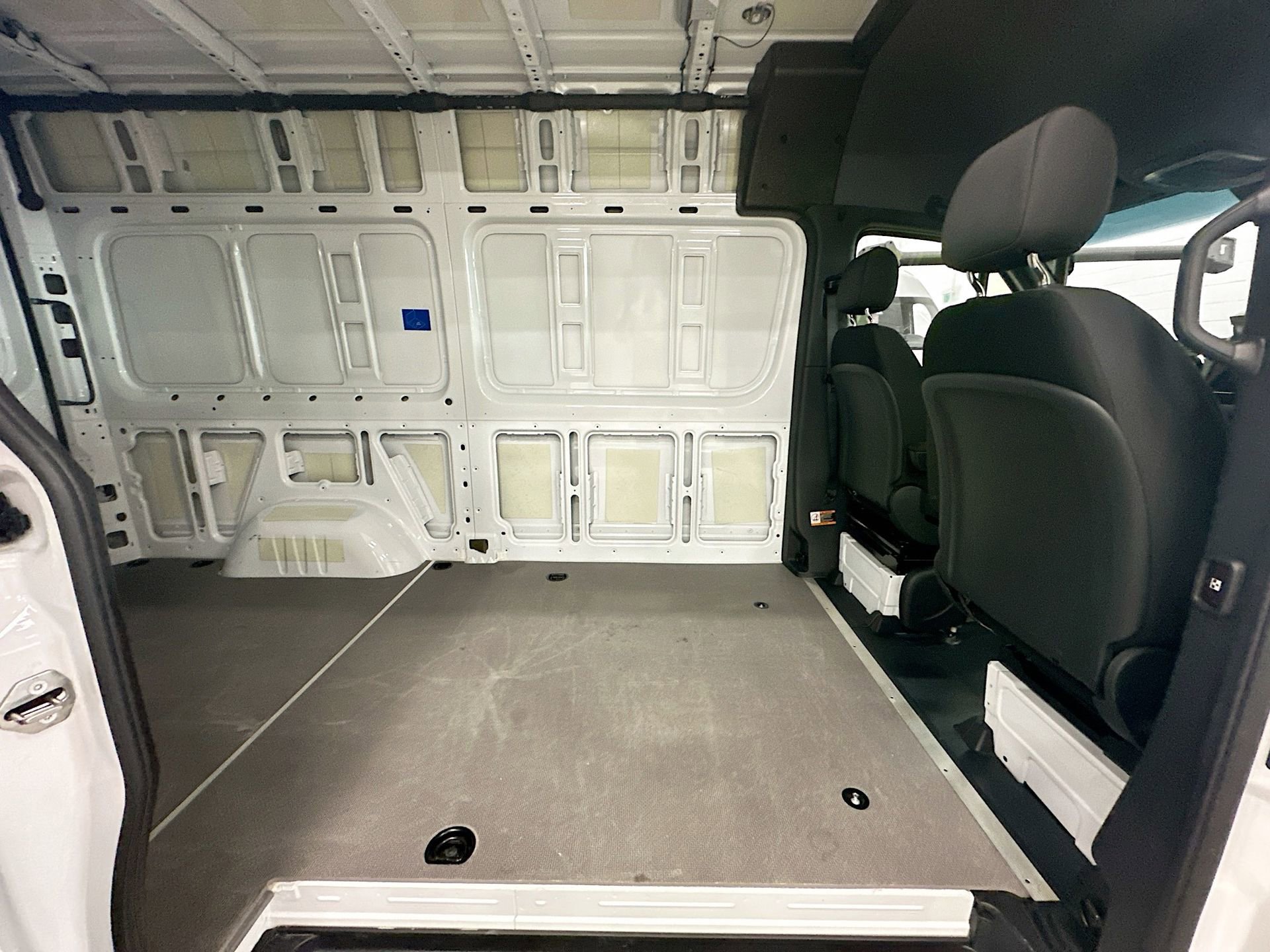 Used 2023 Mercedes-Benz Sprinter 2500 image 23