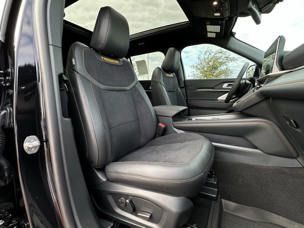 New 2026 Ford Explorer Tremor w/ Tremor Ultimate Package AWD/4WD image 75