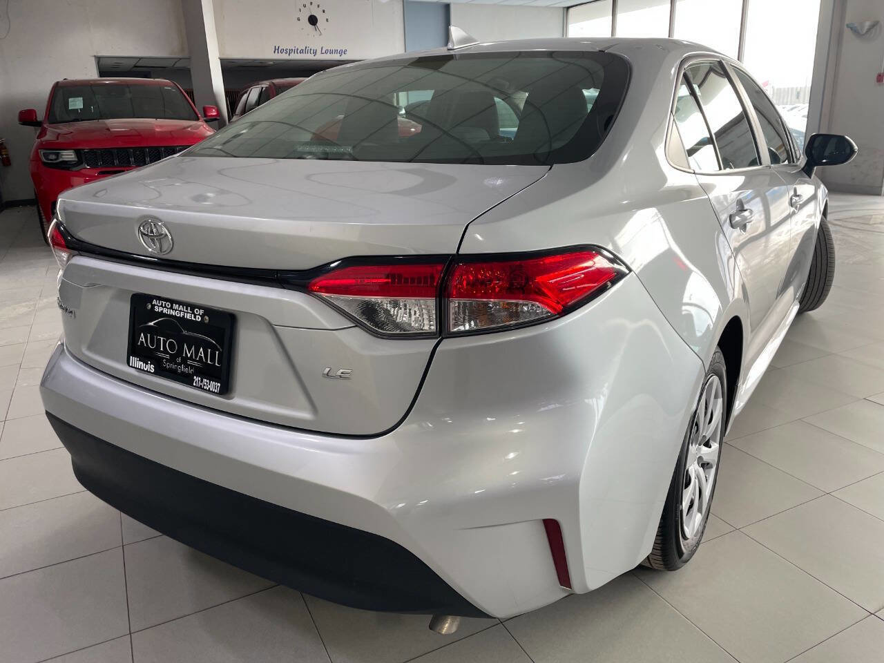 Used 2024 Toyota Corolla LE image 7