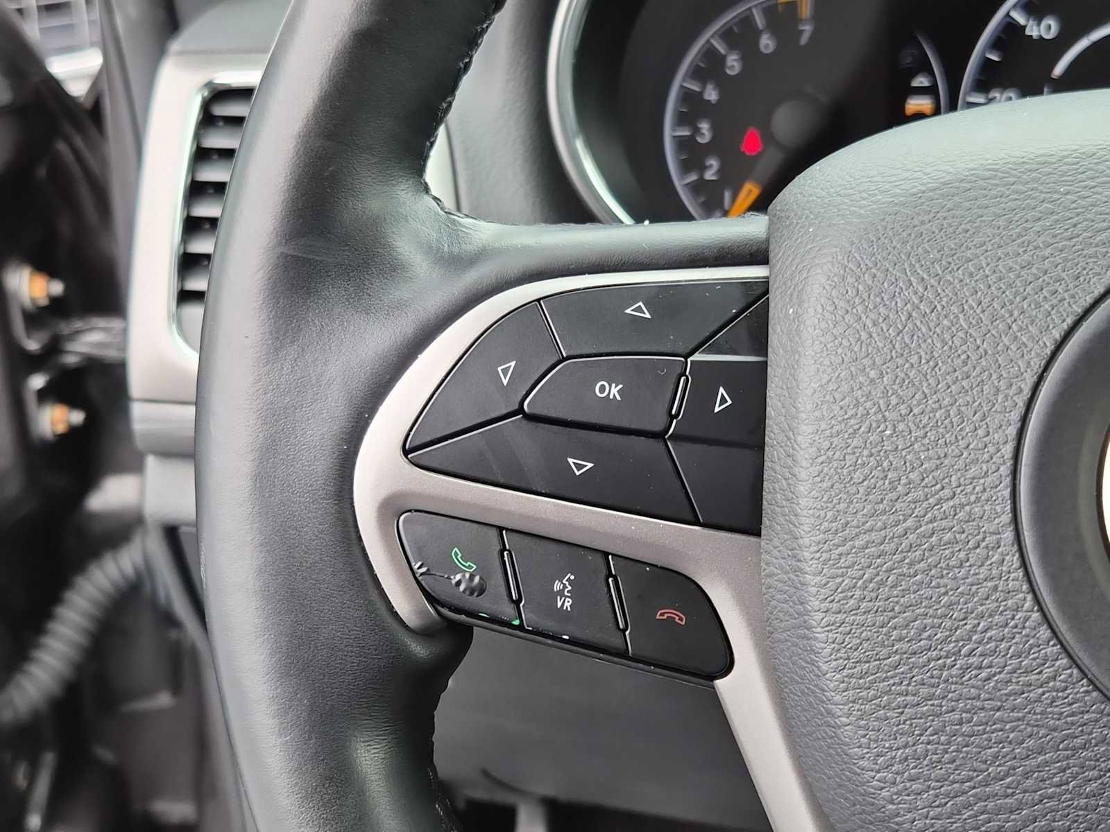 Used 2019 Jeep Grand Cherokee Altitude image 20