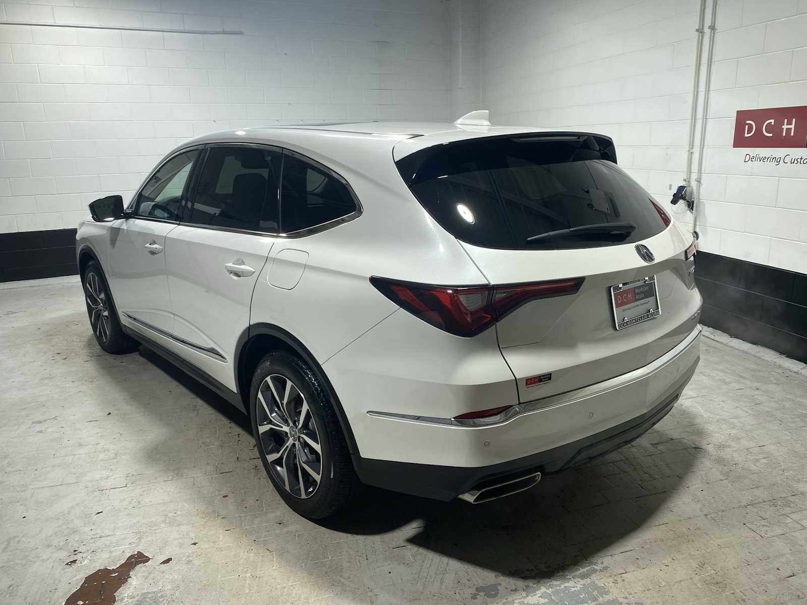 Certified 2023 Acura MDX SH-AWD w/ Technology Package image 4