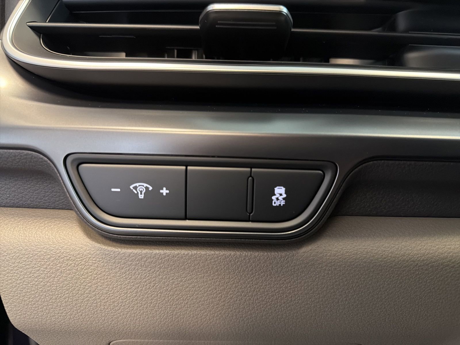 New 2026 Kia Carnival LX image 19