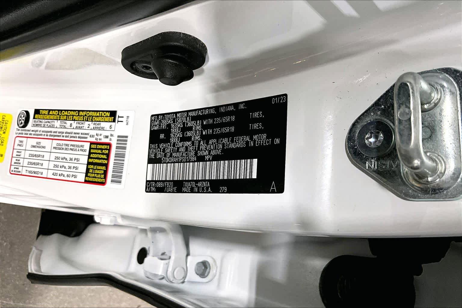 Used 2023 Toyota Highlander LE FWD image 37
