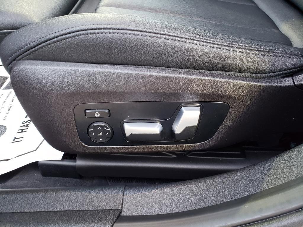 Used 2021 BMW 330i xDrive Sedan w/ Premium Package image 19
