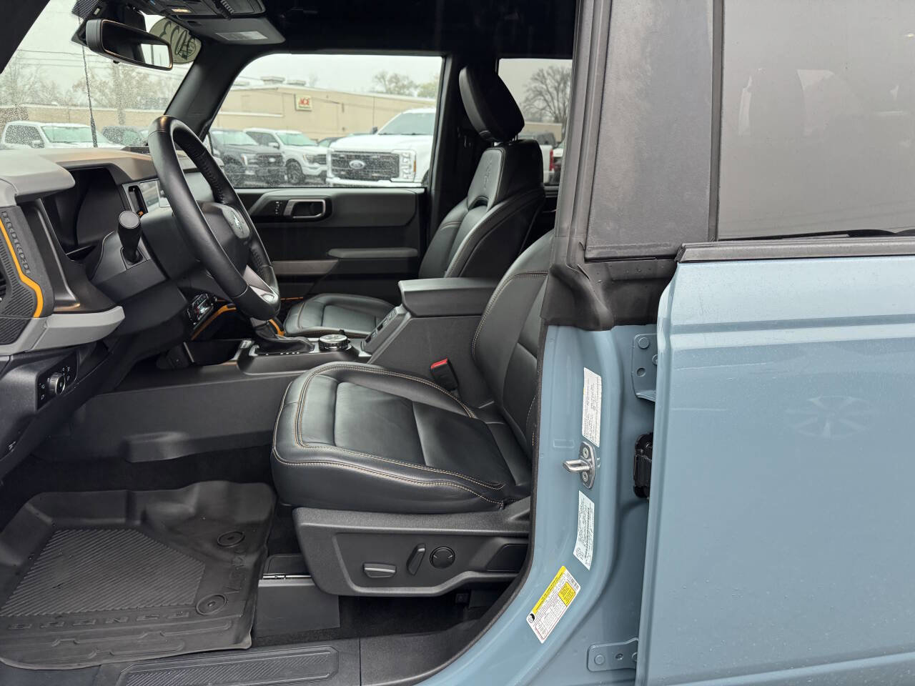 Used 2023 Ford Bronco Badlands image 7