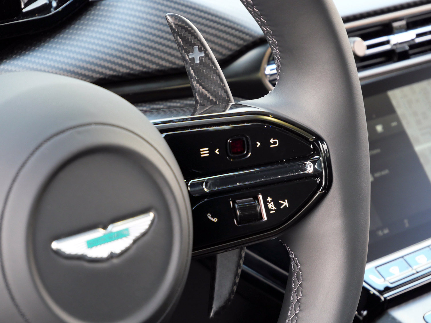 New 2026 Aston Martin V8 Vantage S RWD image 6