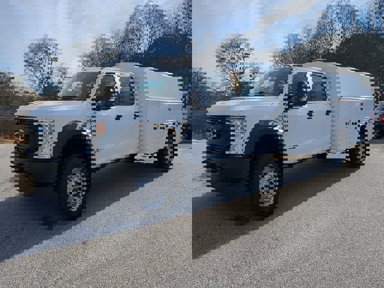 Used 2022 Ford F550 4x4 Crew Cab Super Duty w/ Power Equipment Group image 6