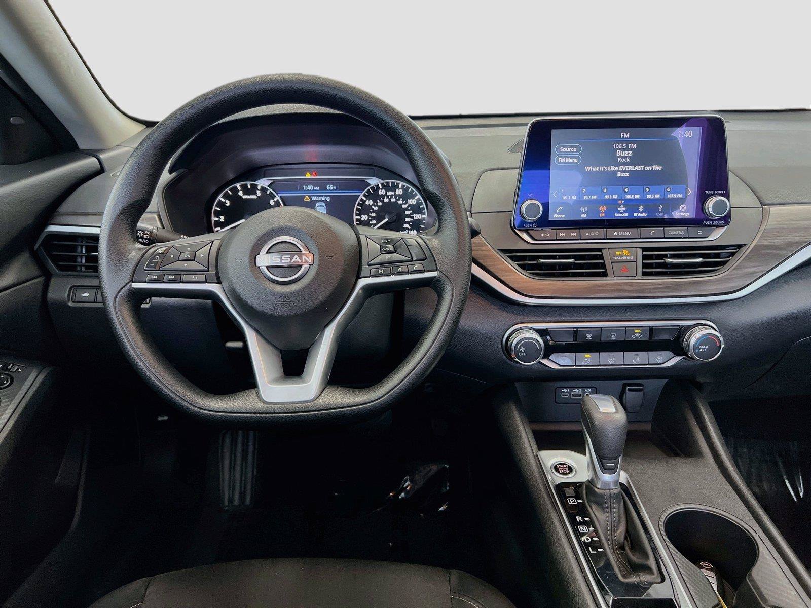 Used 2025 Nissan Altima 2.5 SV AWD/4WD image 2
