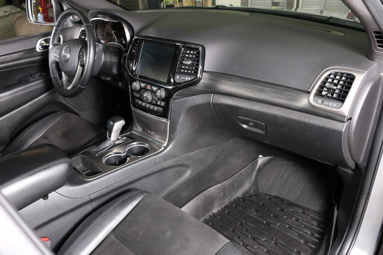 Used 2020 Jeep Grand Cherokee Altitude RWD image 35