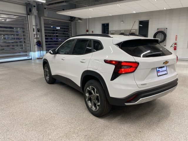 New 2026 Chevrolet Trax LT w/ Driver Confidence Package FWD image 8