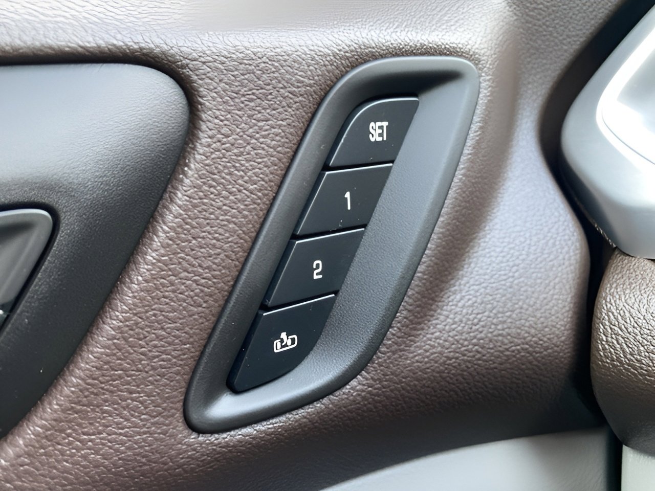 Used 2023 GMC Acadia SLT w/ Preferred Package image 21