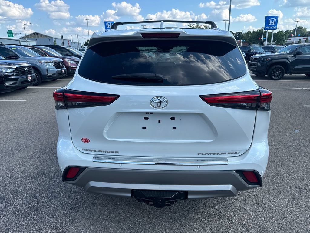 Used 2023 Toyota Highlander Platinum AWD/4WD image 6