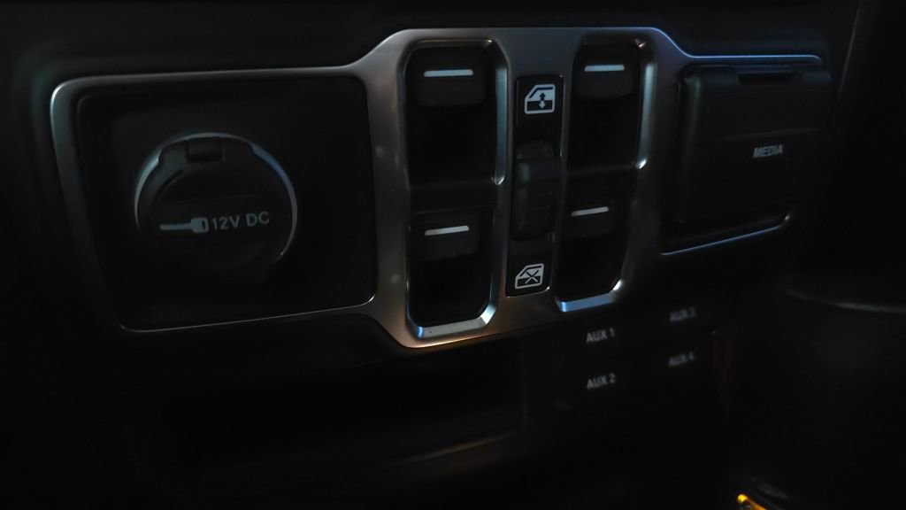 Used 2021 Jeep Gladiator Willys image 36