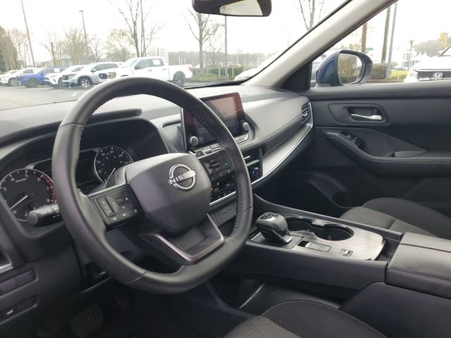 Used 2025 Nissan Rogue SV image 18